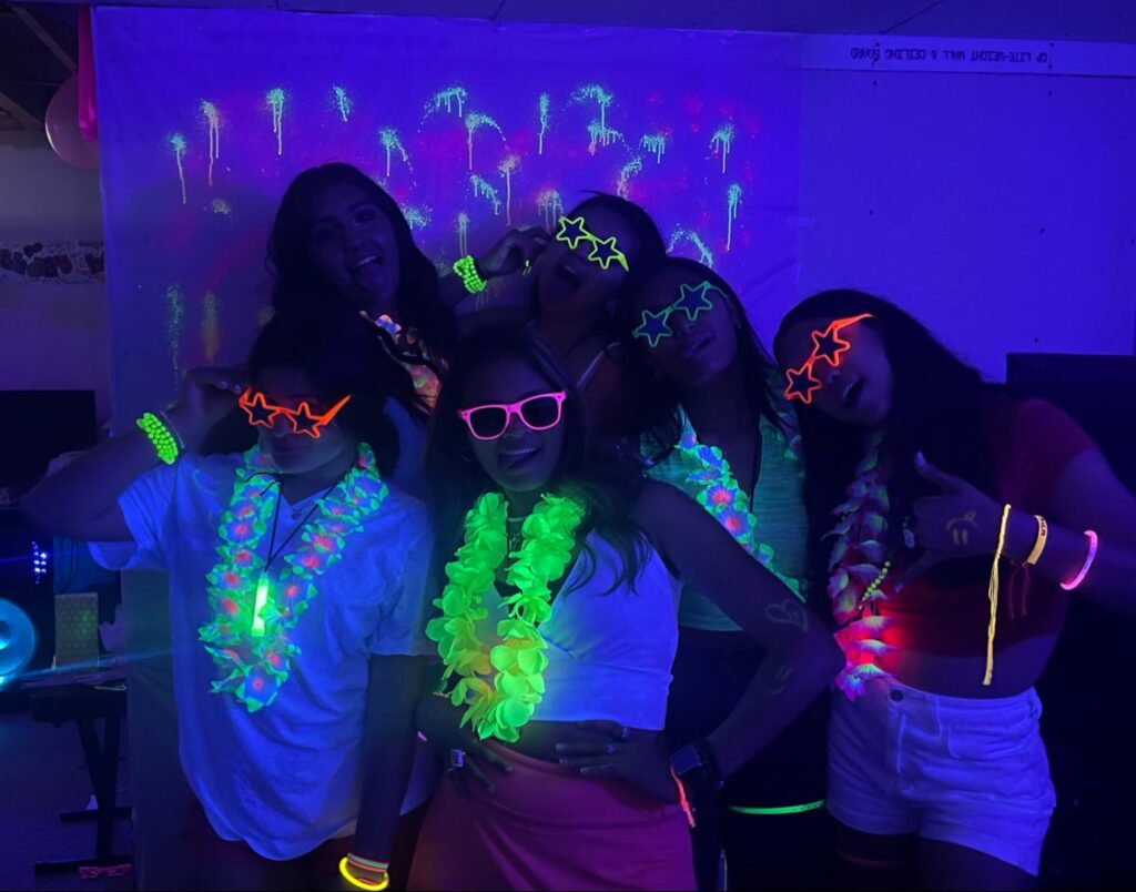 outfit loisi summer party loisigames wittenheim néon fluo